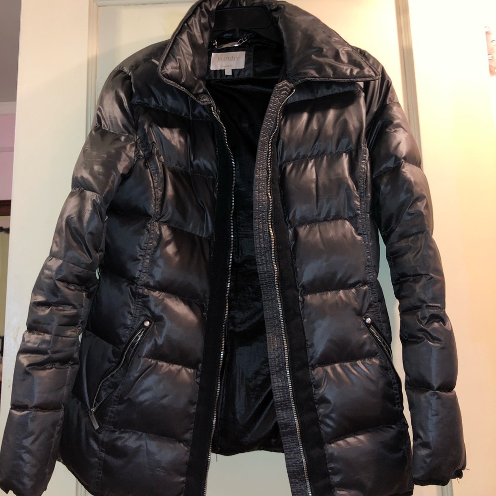 Trendy grey metallic puffer coat
